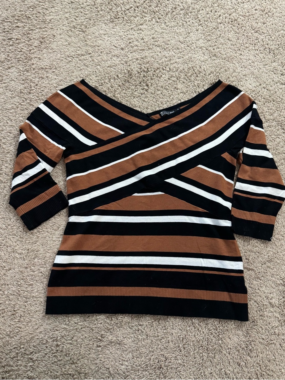 Ny&Co Striped V-Neck Knit Top in Black, Brown & White